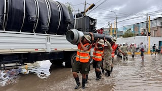 Ejército utiliza bombas de extracción para retirar agua acumulada en dos urbanizaciones de Piura