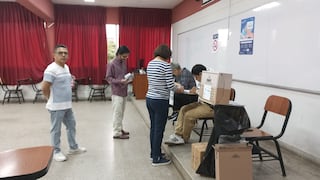 Elecciones 2026: Reportan retrasos en el local más grande de votación en La Libertad