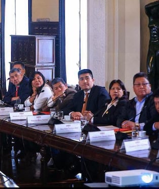 Una comitiva de autoridades de Moquegua arribaron a Palacio de Gobierno. (Foto: Difusión)