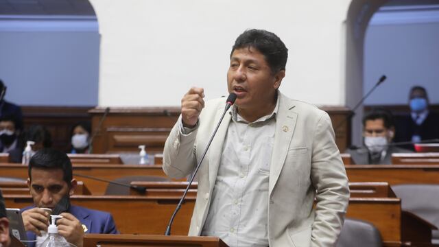 Ica: congresista Raúl Doroteo Carbajo es acusado de ser “mochasueldo”