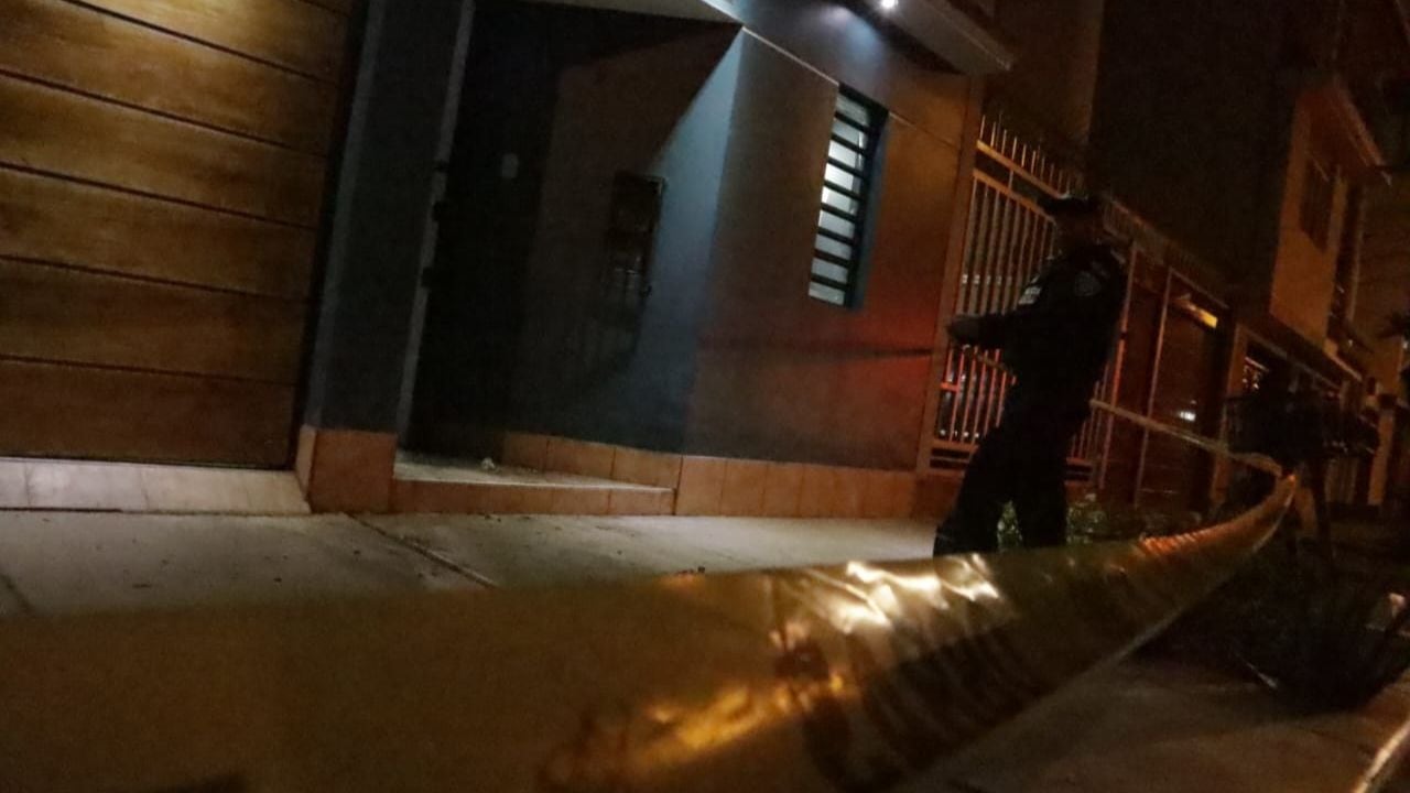 Personal Udex llegó hasta la vivienda del juez liberteño. (Foto: Vanessa Hordyj)