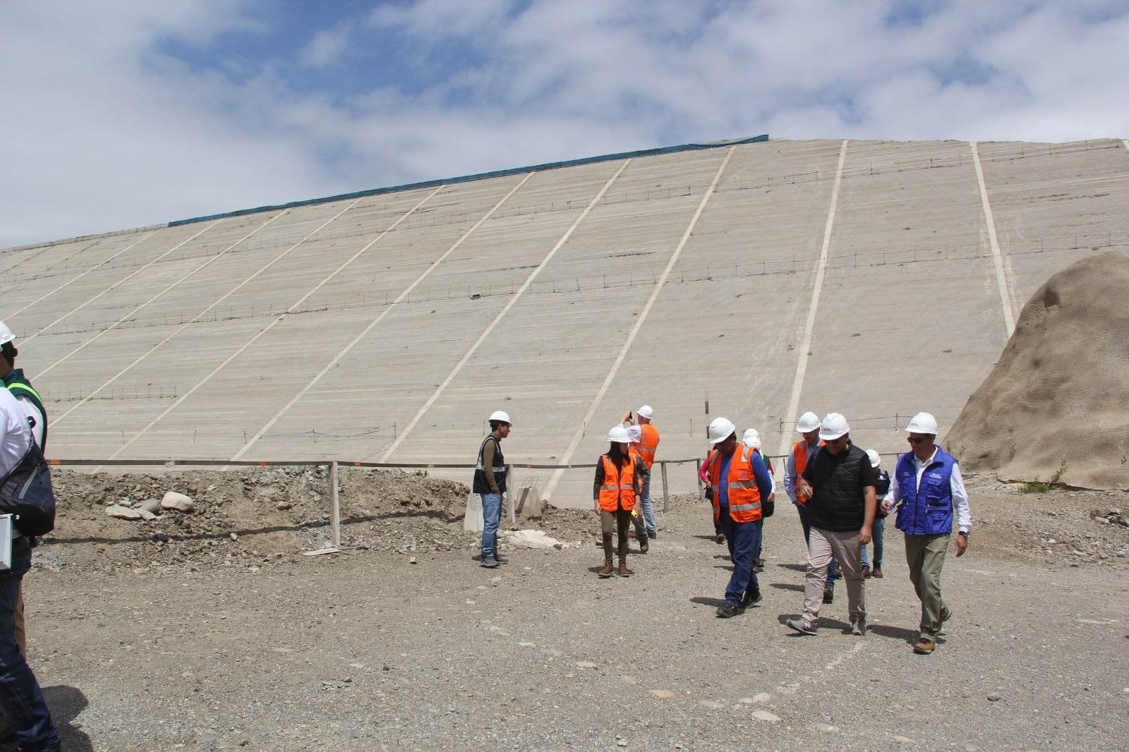 Yuri Armas, director de la ADAS, señala que el “daño más grande” generado por la paralización de las obras de la III etapa de este proyecto es no poder crear las fuentes de trabajo previstas. Además, precisa que se ha perdido S/ 41 mil millones en sueldos, dinero que habría reactivado la economía de la región y el país.