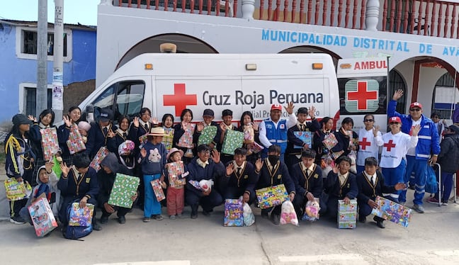 Cruz Roja Filial Pisco lleva sonrisas y regalos a comunidades andinas de Huancavelica