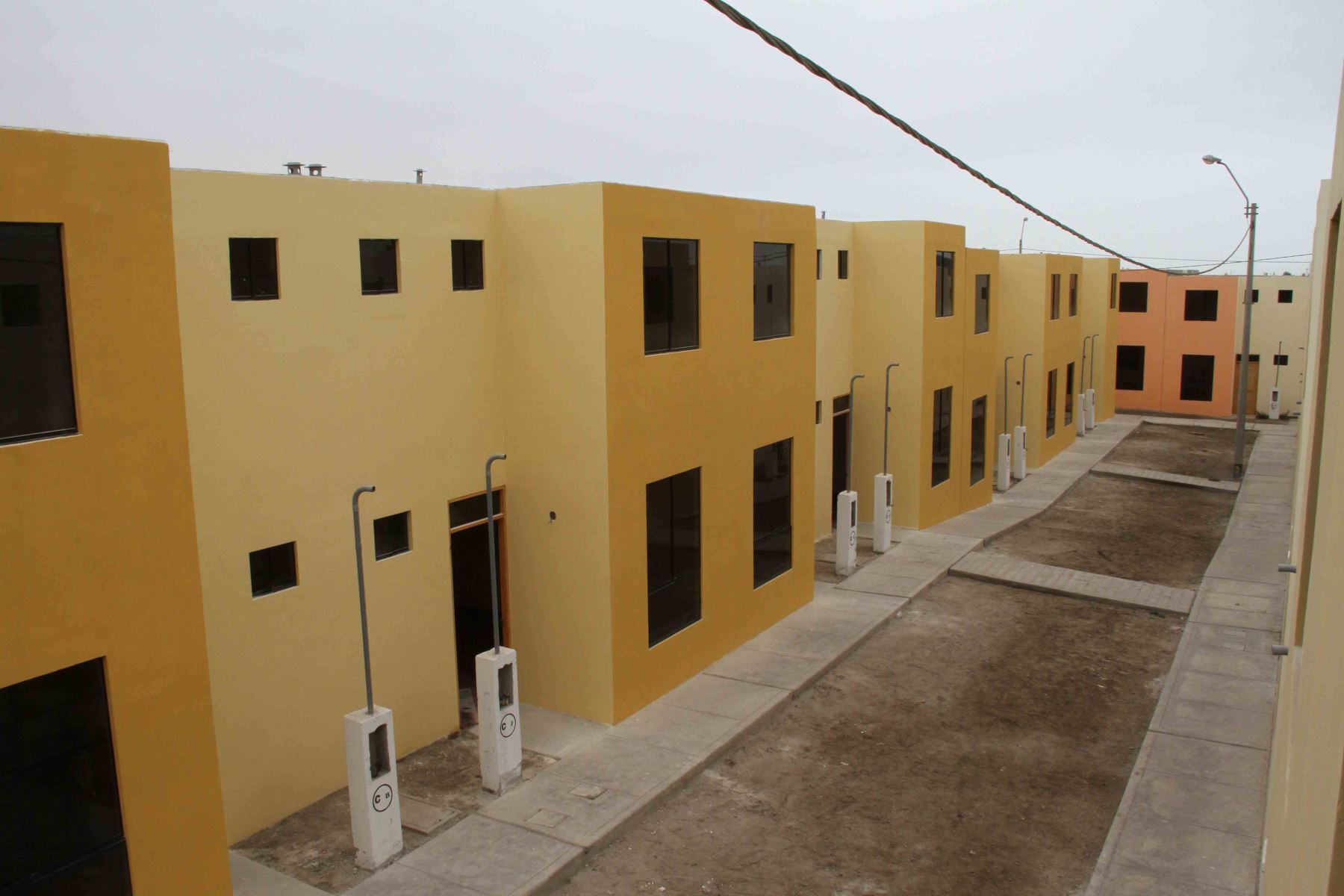 Cada año, miles de peruanos quedan fuera de los programas de vivienda por errores evitables. Descubre cómo asegurar tu postulación y acceder al subsidio.