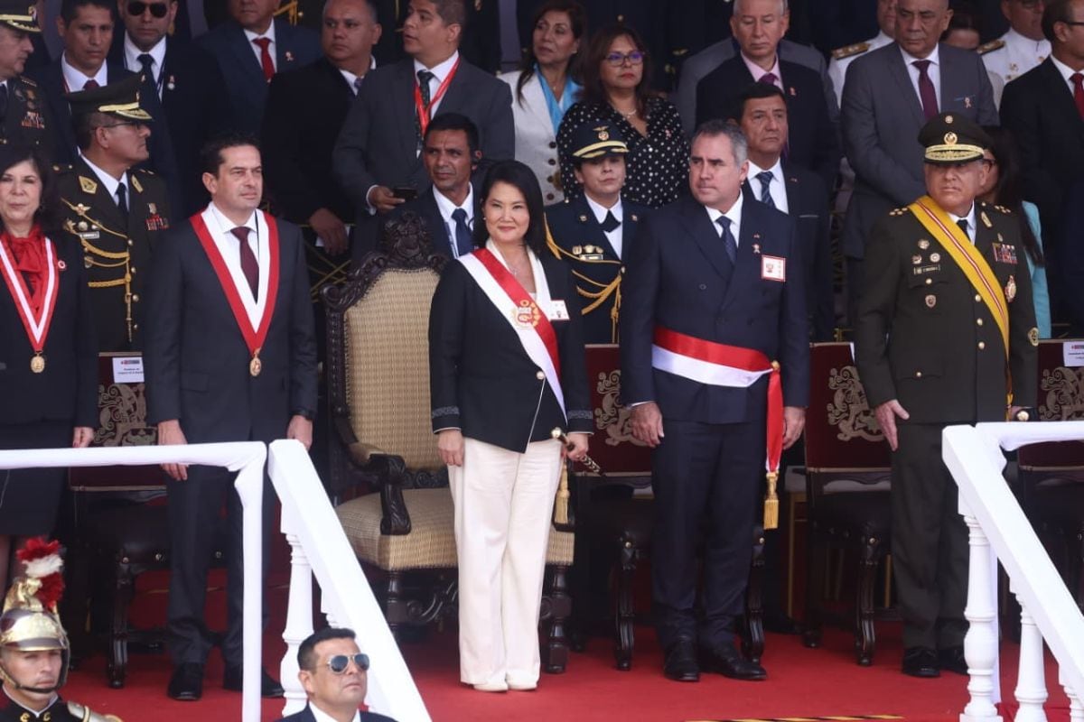 El conjunto fue elaborado por diseñadores y artesanos nacionales e incorporó detalles inspirados en elementos de la tradición andina. Foto: GEC.