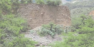 Poblado está en riesgo ante lluvias intensas.