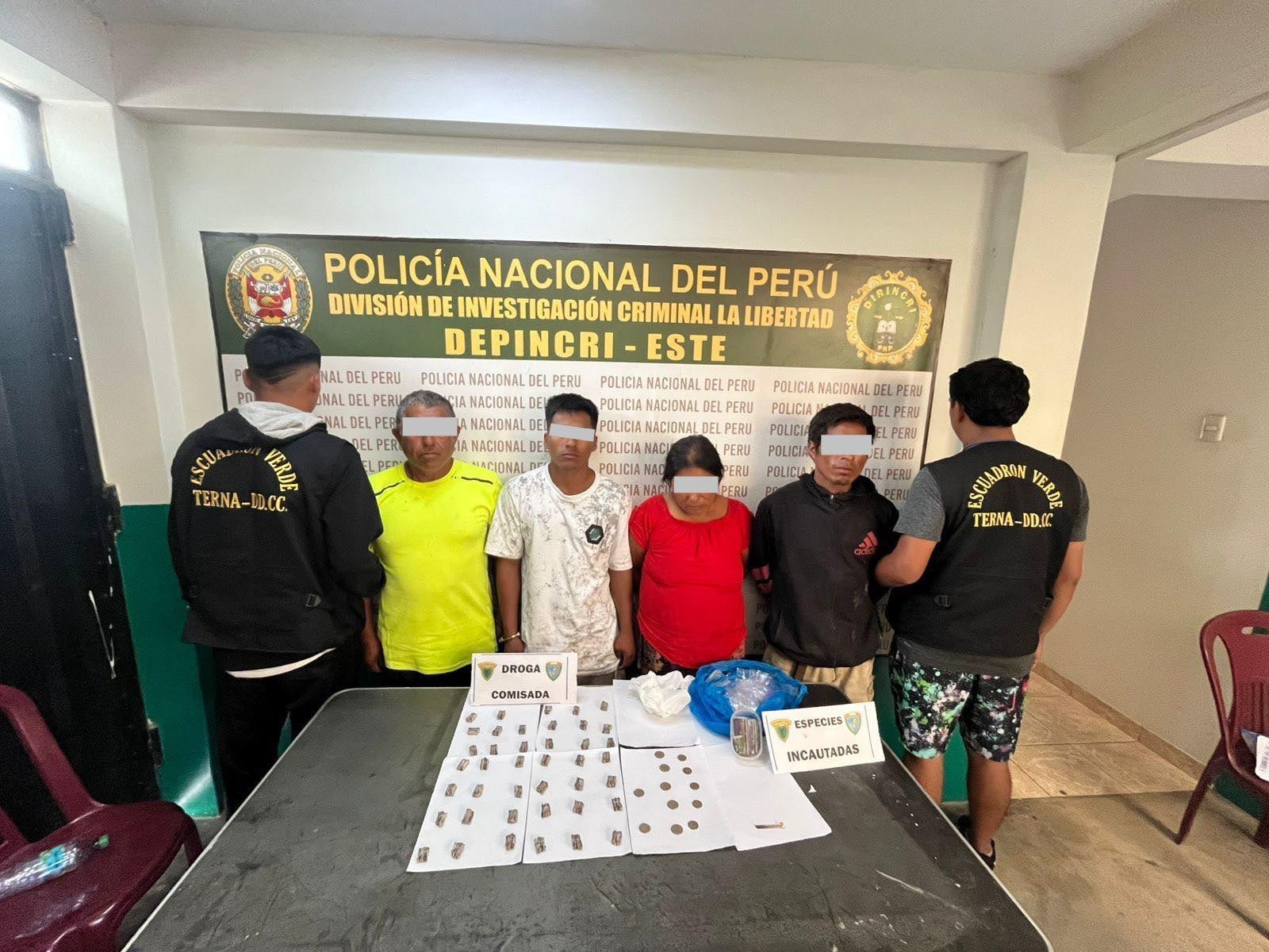 Se les incautaron 480 ketes de pasta básica de cocaína listos para su venta en Alto Trujillo y El Porvenir.