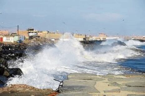 Litoral de Arequipa: Oleajes anómalos continuarán hasta el domingo