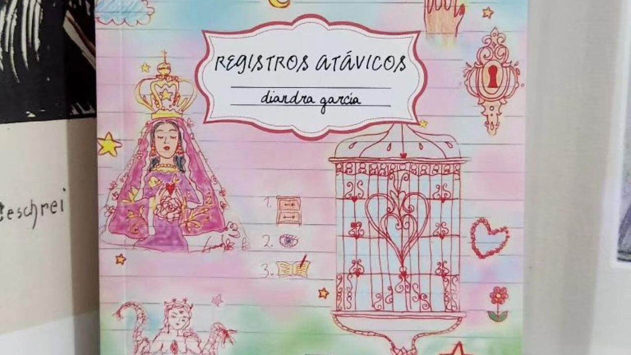 Con REGISTROS ATÁVICOS, la poeta trujillana declara que su trabajo literario reúne aquellas voces del pasado que hacen eco en el presente; con este poemario recordamos que la poesía es el regreso a la infancia; a la nostalgia del paraíso, del infierno y del limbo.