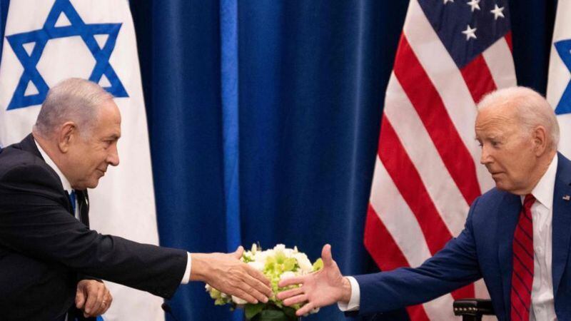 El gabinete del primer ministro Benjamin Netanyahu afirmó que, “en respuesta a la solicitud del presidente de Estados Unidos, Joe Biden, Israel no obstaculizará la entrega de asistencia humanitaria a través de Egipto”