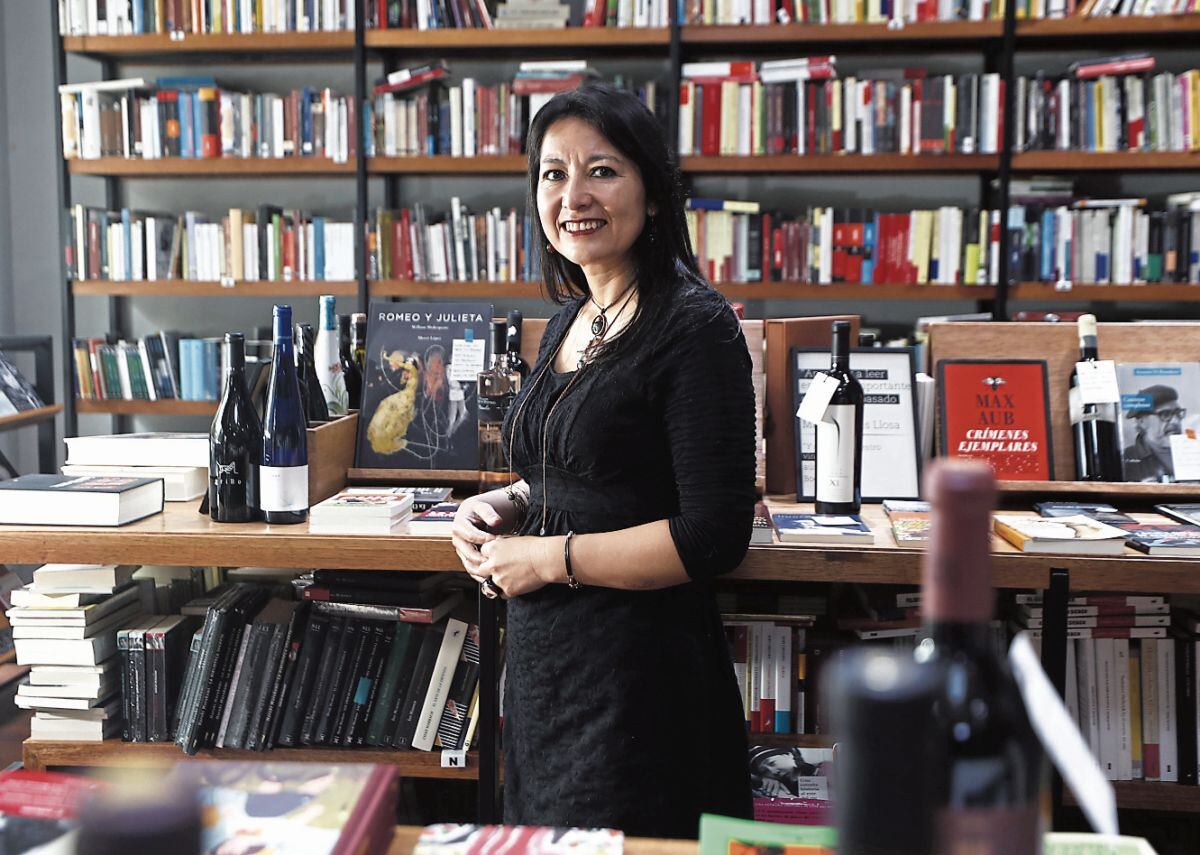 ESCRITORA CUSQUENA KARINA PACHECO