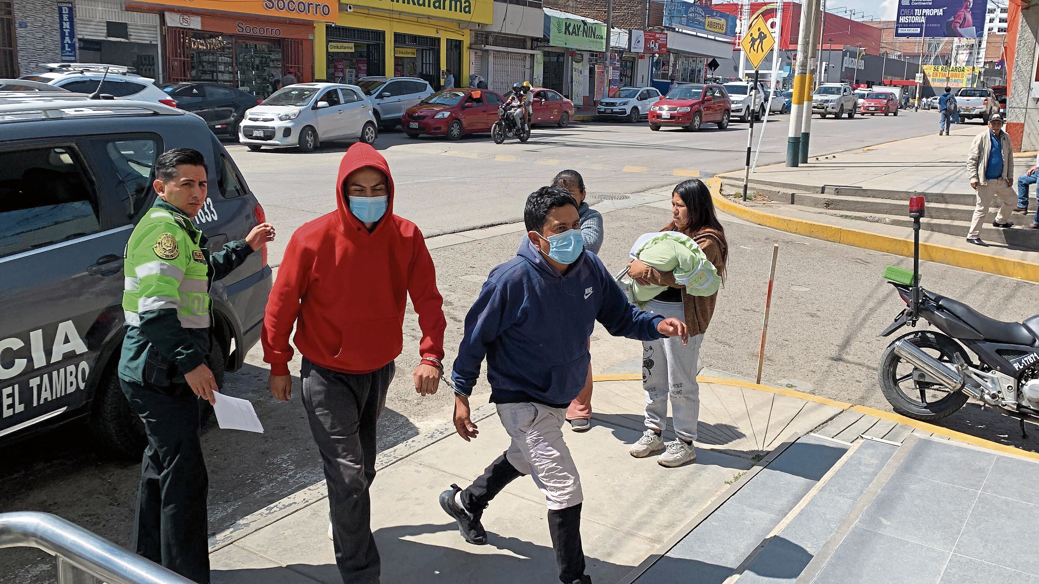 Sujetos serían los que sembraban el terror robando celulares a ciudadanos huancaínos