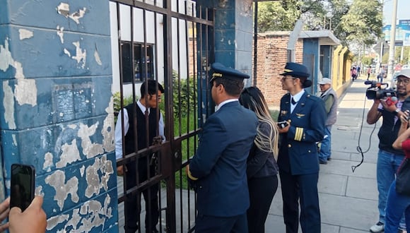 Miembros de la FAP ingresaron a la morgue de Arequipa. (Foto: GEC)