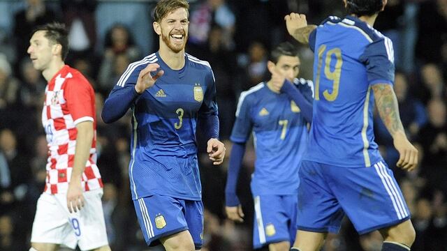 Argentina venció 2-1 a Croacia en el regreso de Tévez