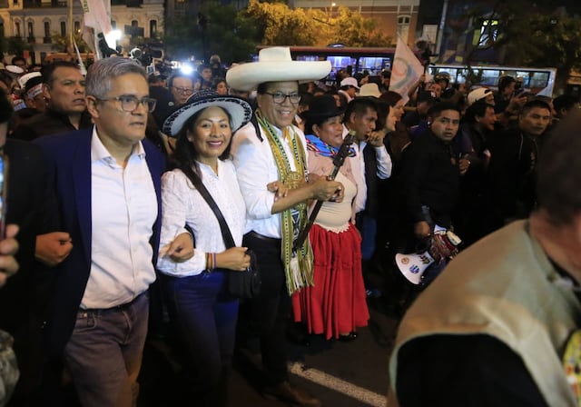 Marcha convocada por Juntos por el Perú continúa su recorrido por el Centro de Lima
