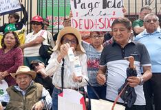 Piura: Docentes jubilados exigen al gobierno regional el pago de la deuda social