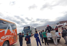 Solidaridad en bloqueo de la Panamericana Sur en Arequipa: Reparten comida a pasajeros varados