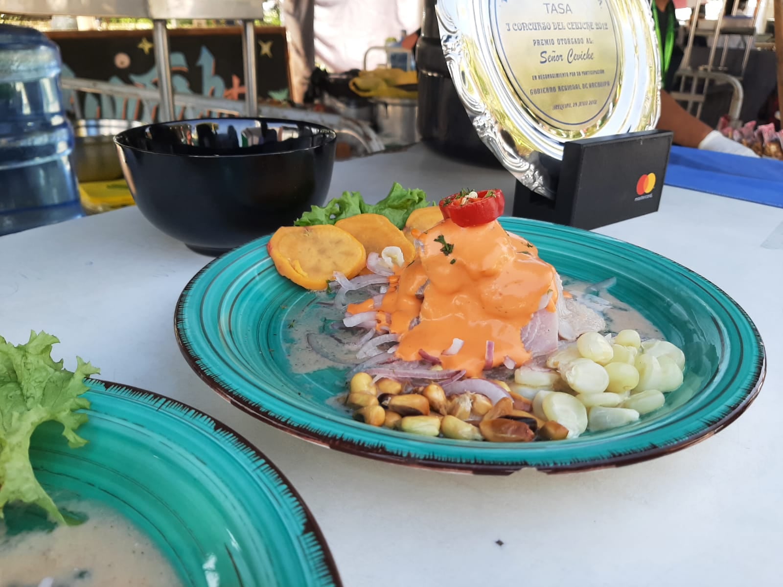 Cocineros concursan por preparar el mejor ceviche. (Foto: GEC)