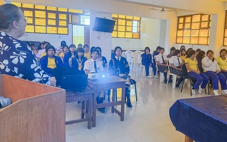 Ica: escolares de secundaria participan en charla sobre cuidado y respeto a los adultos mayores