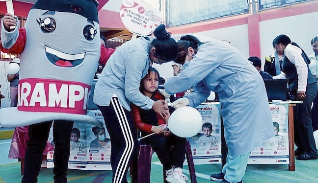 Gerencia Regional de Salud de Arequipa empezó campaña de vacunación a escolares. Foto: Geresa.