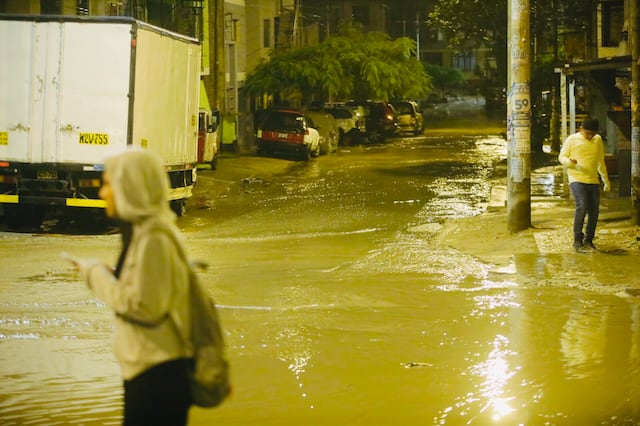 Lluvias en Lima Sur dejan aniegos, daños en viviendas y suspensión de clases
