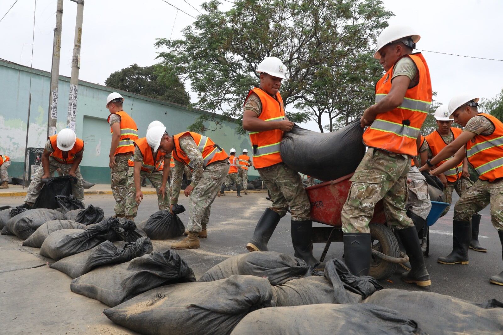 Municipio instalará Ruta del Agua para proteger a vecinos ante posible activación de la quebrada San Ildefonso.