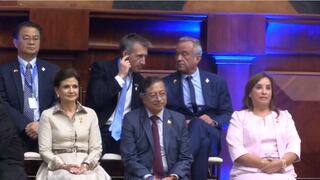 Dina Boluarte se negó a responder el saludo de Petro