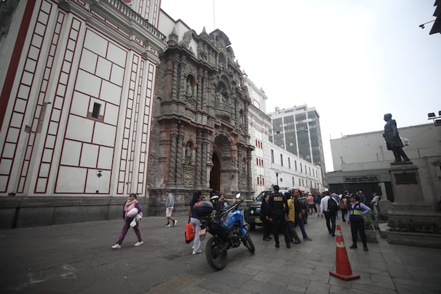 Pánico en iglesia La Merced: presunto asalto a cambista desata operativo policial en el Centro de Lima (Fotos: Diana Marcelo/GEC)