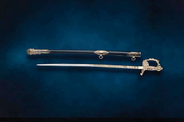 Espada mandada a forjar por un grupo de damas peruanas residentes en Europa para Grau.