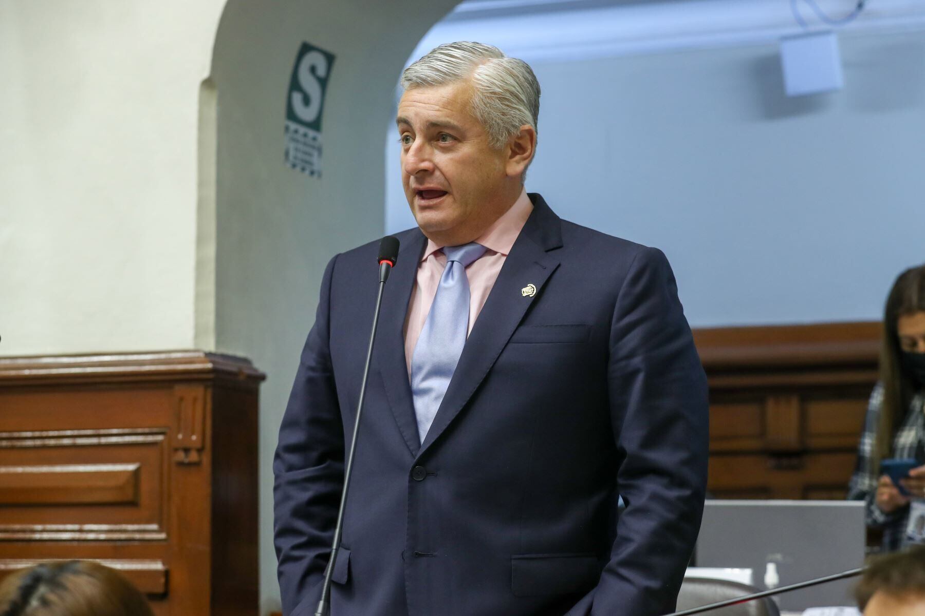 La comisión que preside Juan Carlos Lizarzaburu buscará reducir la abstención electoral en peruanos residentes fuera del país, en coordinación con los organismos electorales.