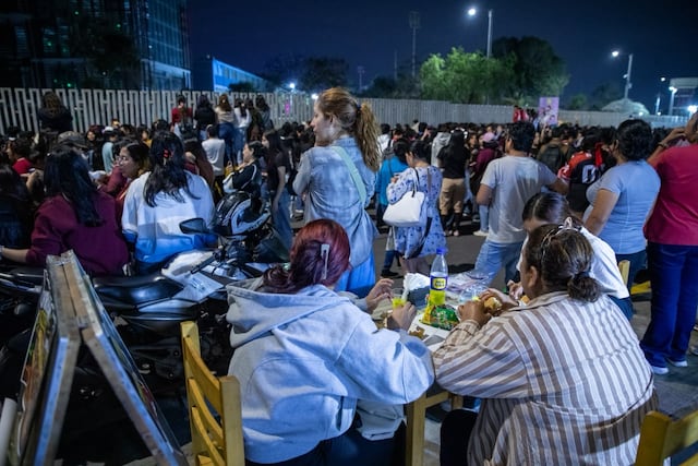 BTS en Lima: cientos de fans disfrutan del segundo concierto desde los exteriores del Estadio San Marcos. (Foto: Fernando Sangama / @photo.gec)