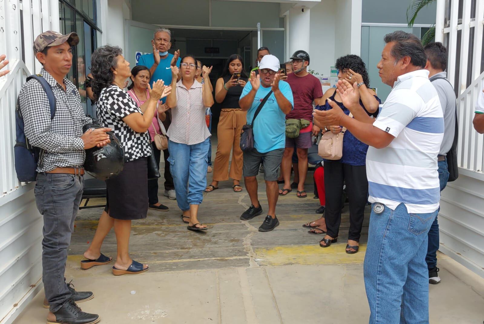 Representantes de las clínicas de Piura y Sullana dijeron que a EsSalud no le importa la vida de los pacientes y que lo que está pasando en responsabilidad de los funcionarios.