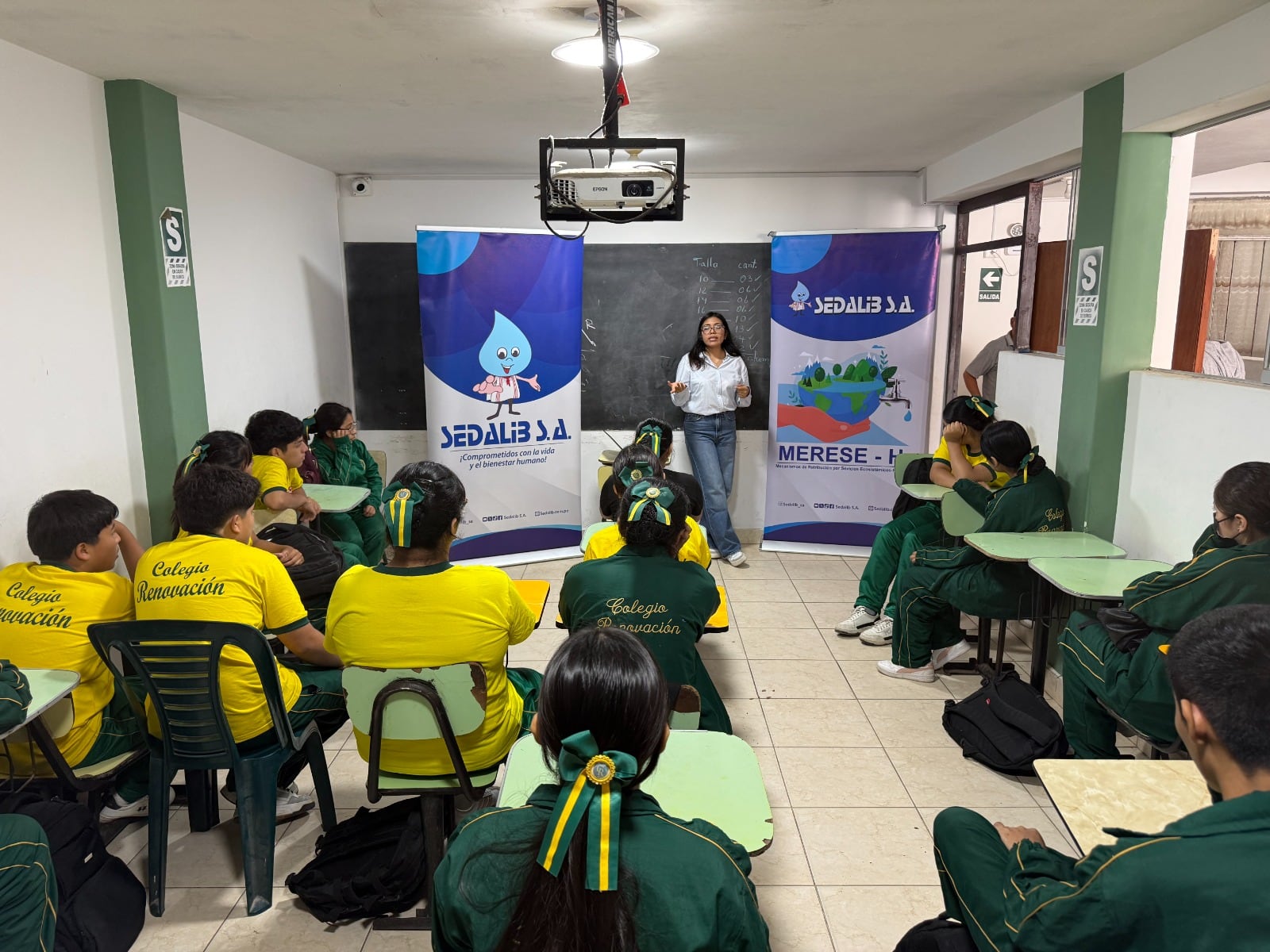 A través de especialistas llega a colegios y organizaciones sociales para informar de los Mecanismos de Retribución por Servicios Ecosistémicos Hídricos (MERESE-H).