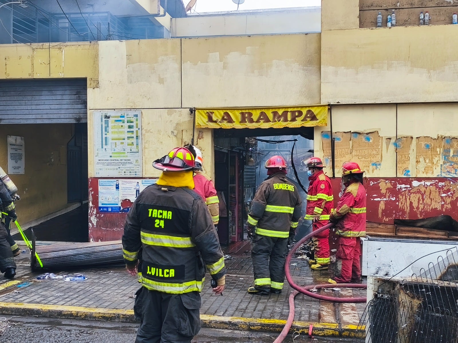 Incendio destruyó 16 puestos en la zona de La Rampa el 25 de abril. (Foto: Difusión)