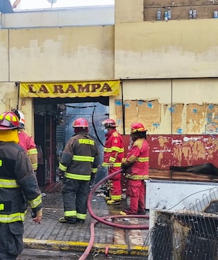 Incendio destruyó 16 puestos en la zona de La Rampa el 25 de abril. (Foto: Difusión)