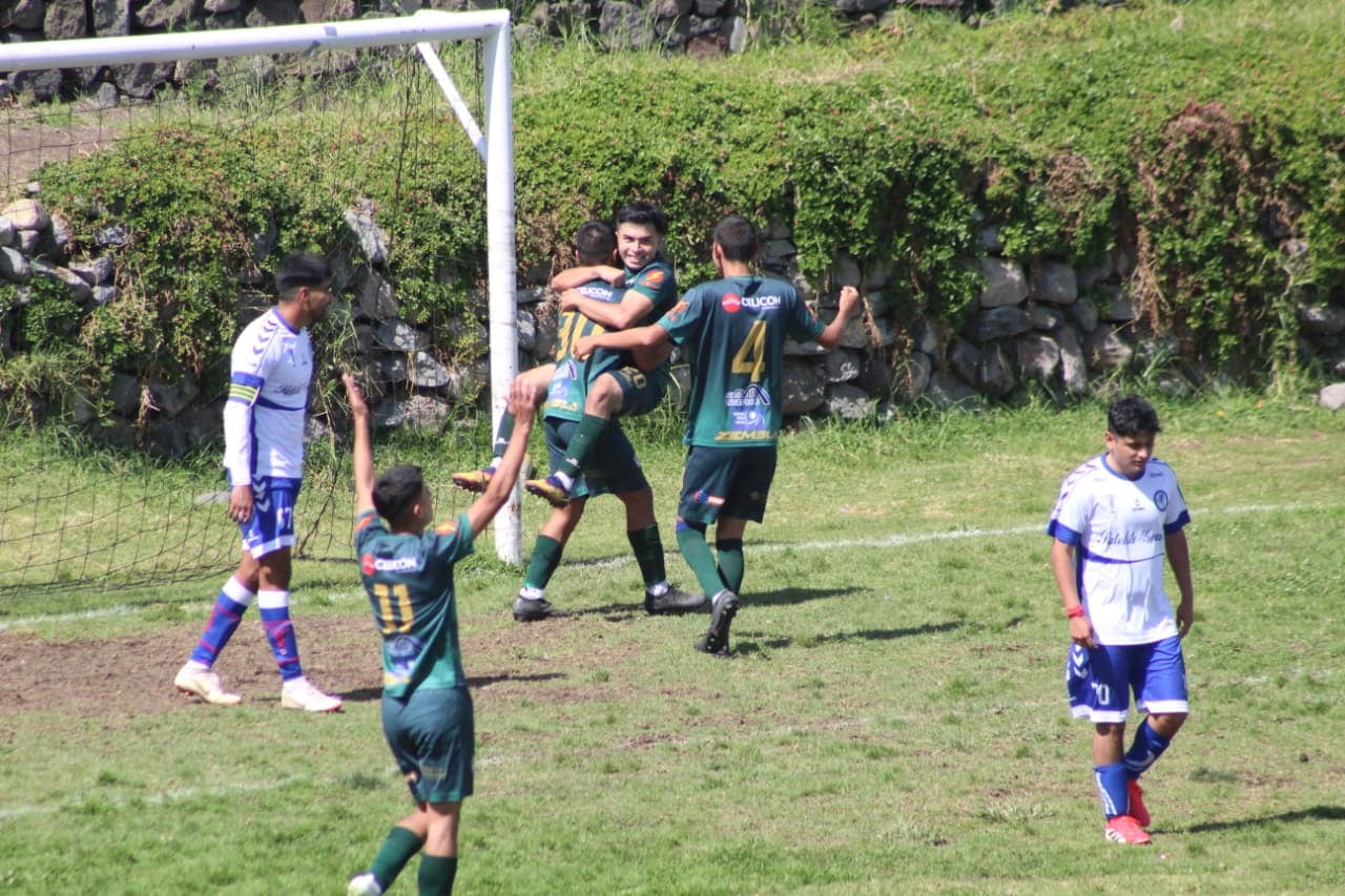 Sportivo Huracán campeona en la liga del Cercado Arequipa. (Foto: Álvaro Figueroa/@photo.gec)