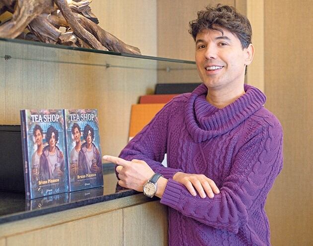 Bruno Pinasco debuta como escritor con su primera novela "Tea Shop".