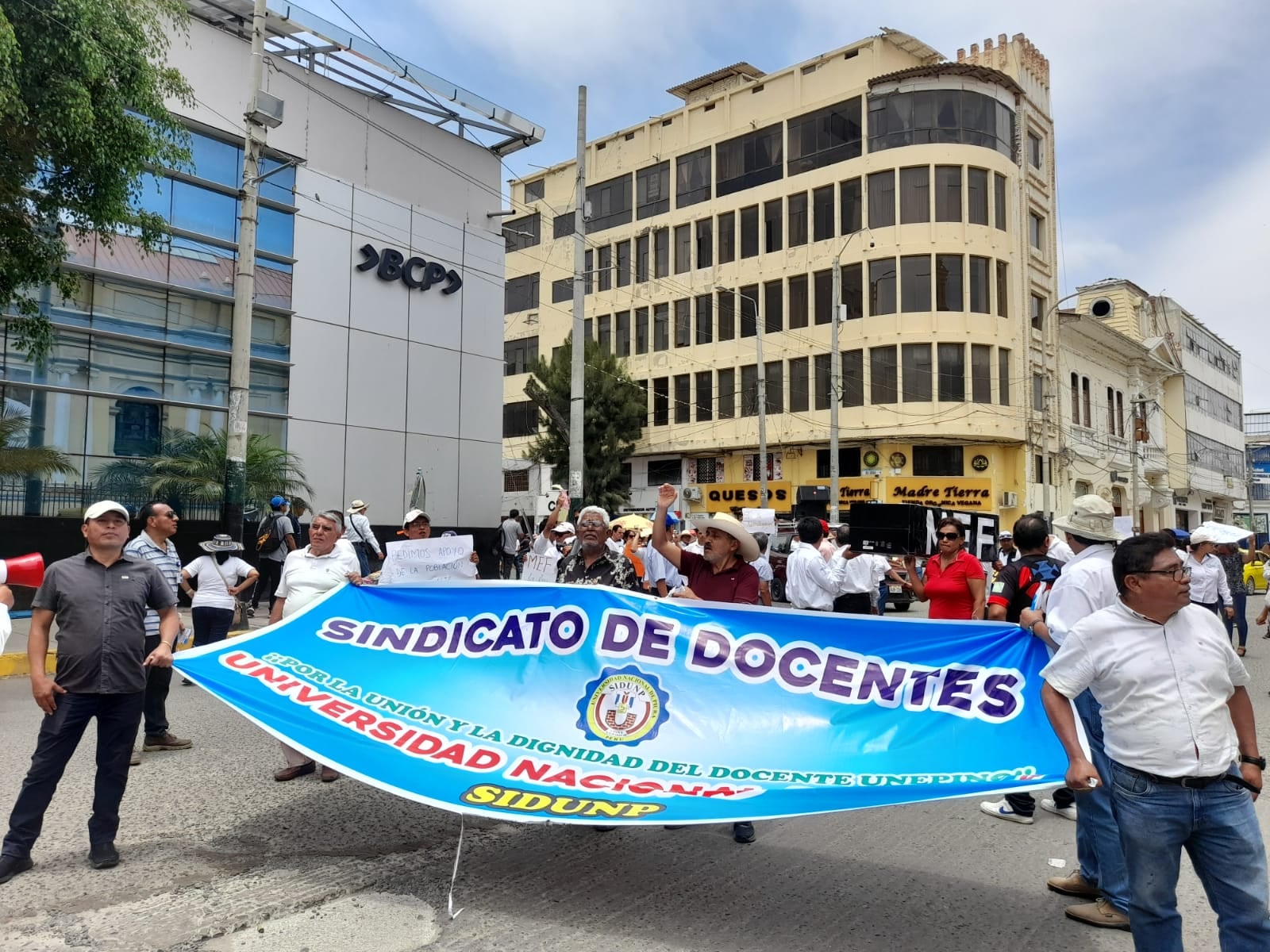 Docentes de la UNP estuvieron más de dos meses en huelga nacional indefinida exigiendo homologación de sueldos