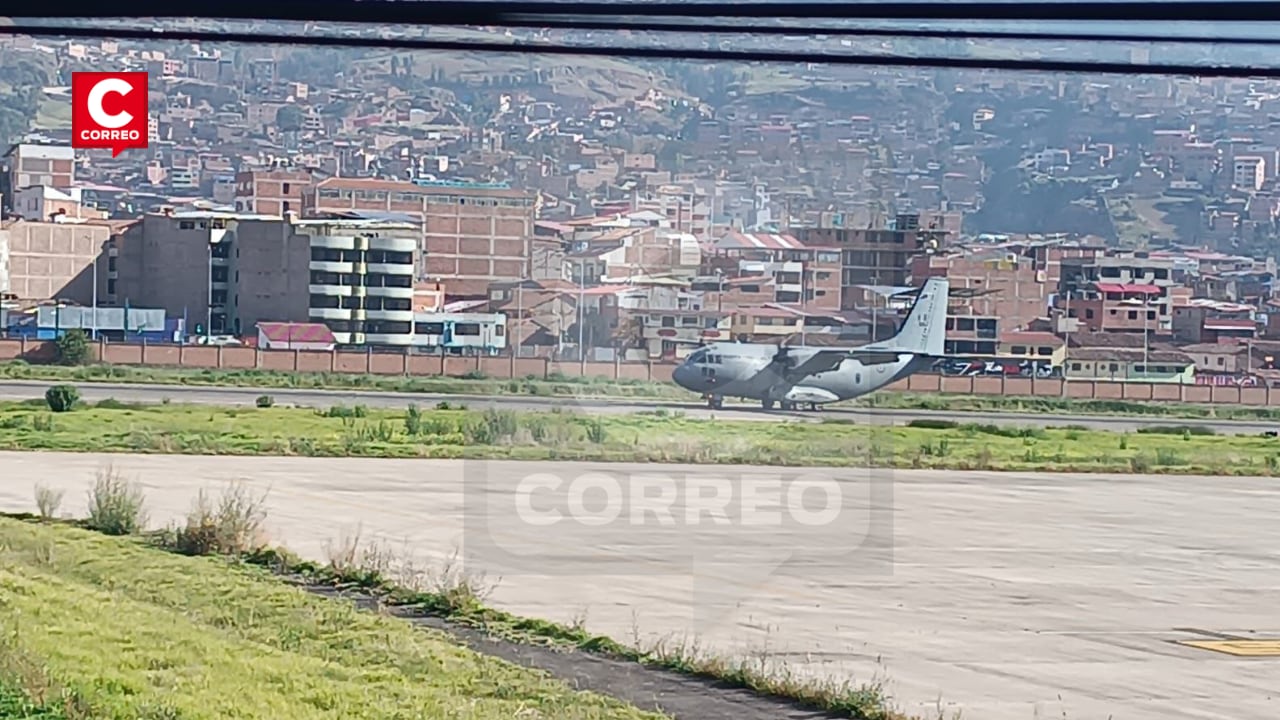 El arribo de una ambulancia aérea y un avión táctico refuerza la atención a las víctimas del accidente ferroviario que dejó 78 heridos y un fallecido. (Foto: Juan Sequeiros | Corresponsal Cusco)