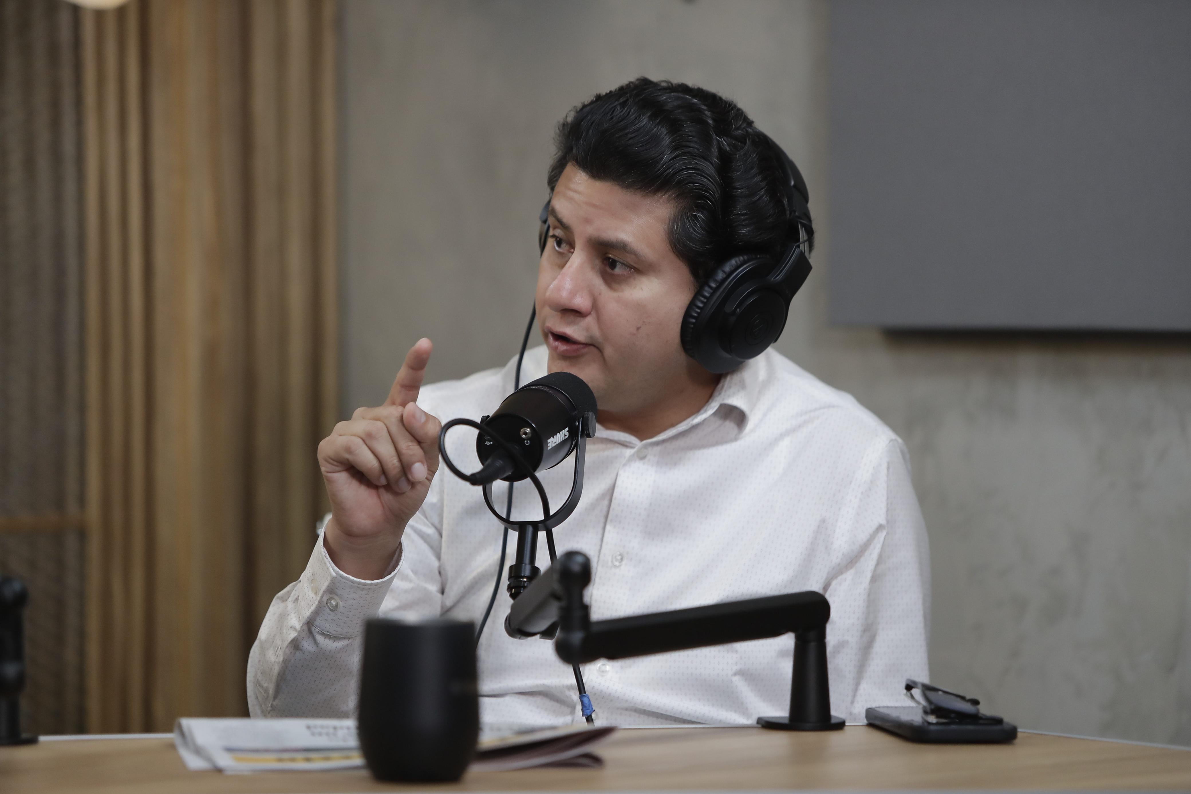 Julio Chávez responsabiliza a Alfredo Barnechea de su acusación de fraude en las internas de Acción Popular. (Foto: Hugo Pérez / @photo.gec)