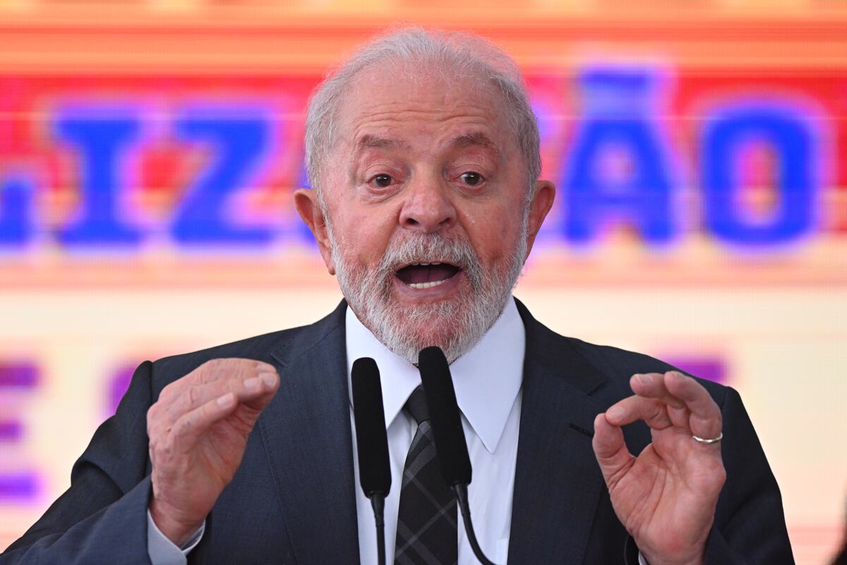 El presidente de Brasil, Luiz Inácio Lula da Silva, habla durante una ceremonia, en el Palácio del Planalto, en Brasilia, Brasil, el 13 de noviembre de 2023. (Foto de Andre Borges / EFE)
