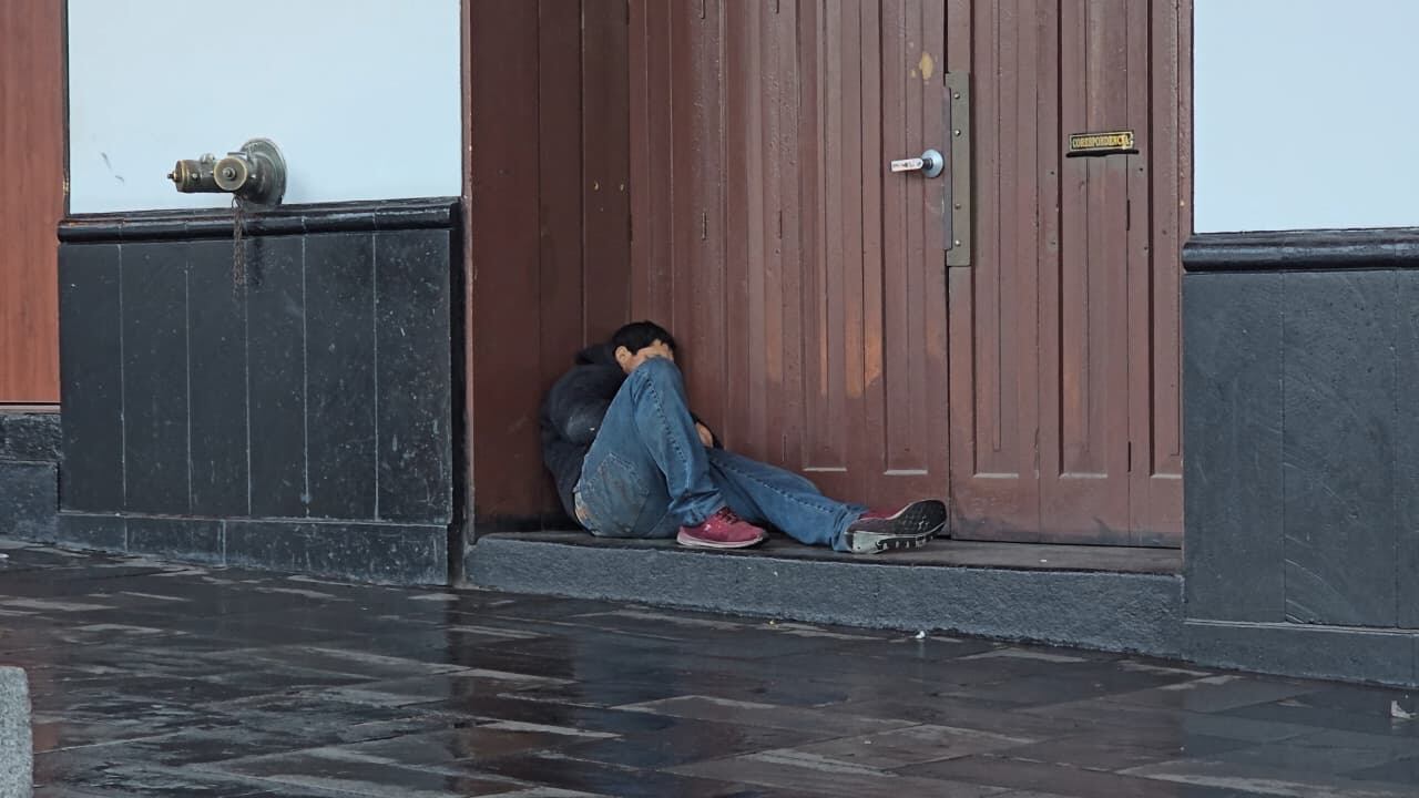 Así amaneció el Centro Histórico de Arequipa tras celebraciones de Halloween y Día de la Canción Criolla. Foto: GEC.