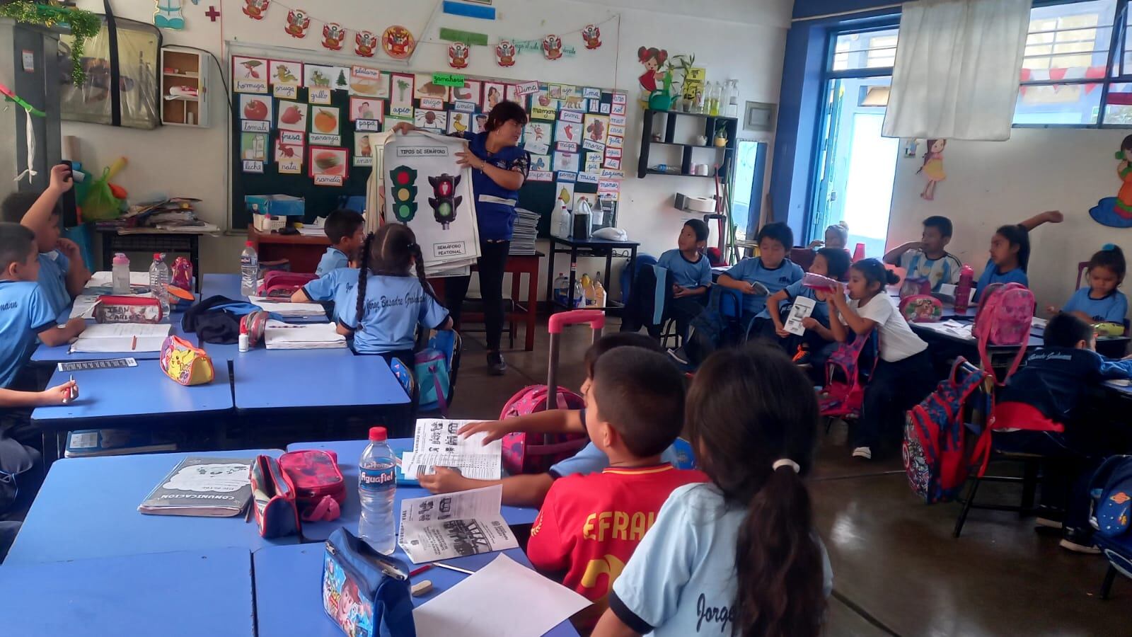 Las charlas de capacitación que se ofrecen a través de la Subgerencia de Seguridad Vial de la MPT sirven para reforzar conocimientos básicos y están dirigidas a alumnos de los tres niveles de educación: inicial, primaria y secundaria.