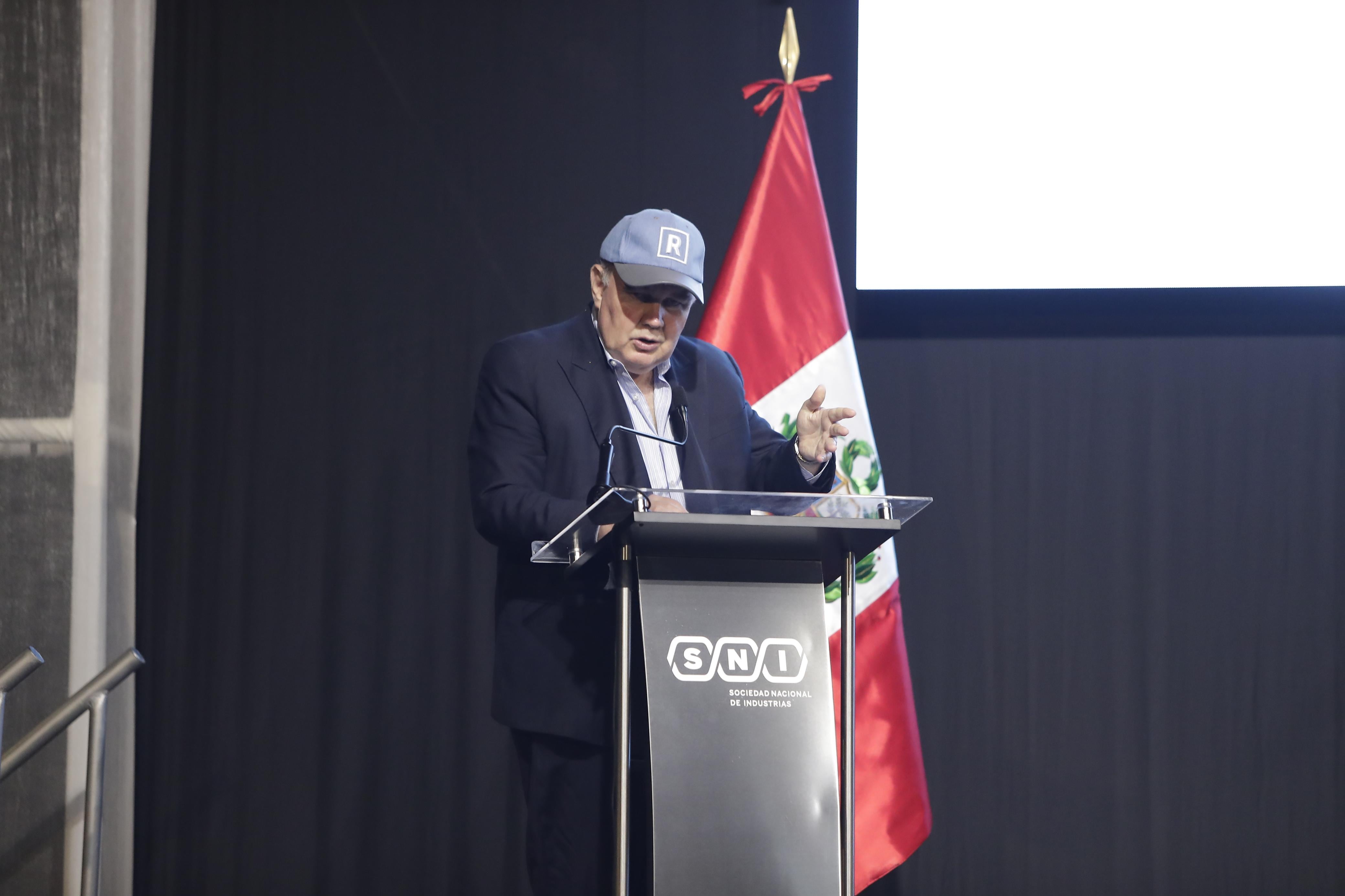 El candidato de Renovación Popular presentó un conjunto de medidas para formalizar la economía, impulsar infraestructura, fortalecer pensiones y educación, y reorganizar el sistema de salud.