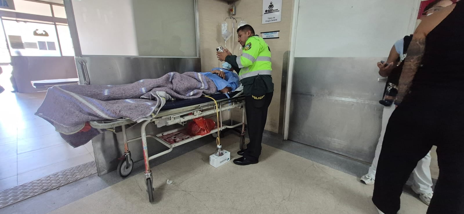 Venezolano se salva de morir en Arequipa tras ser acuchilllado por un celular (Foto: Pedr Torres/@photo.gec)