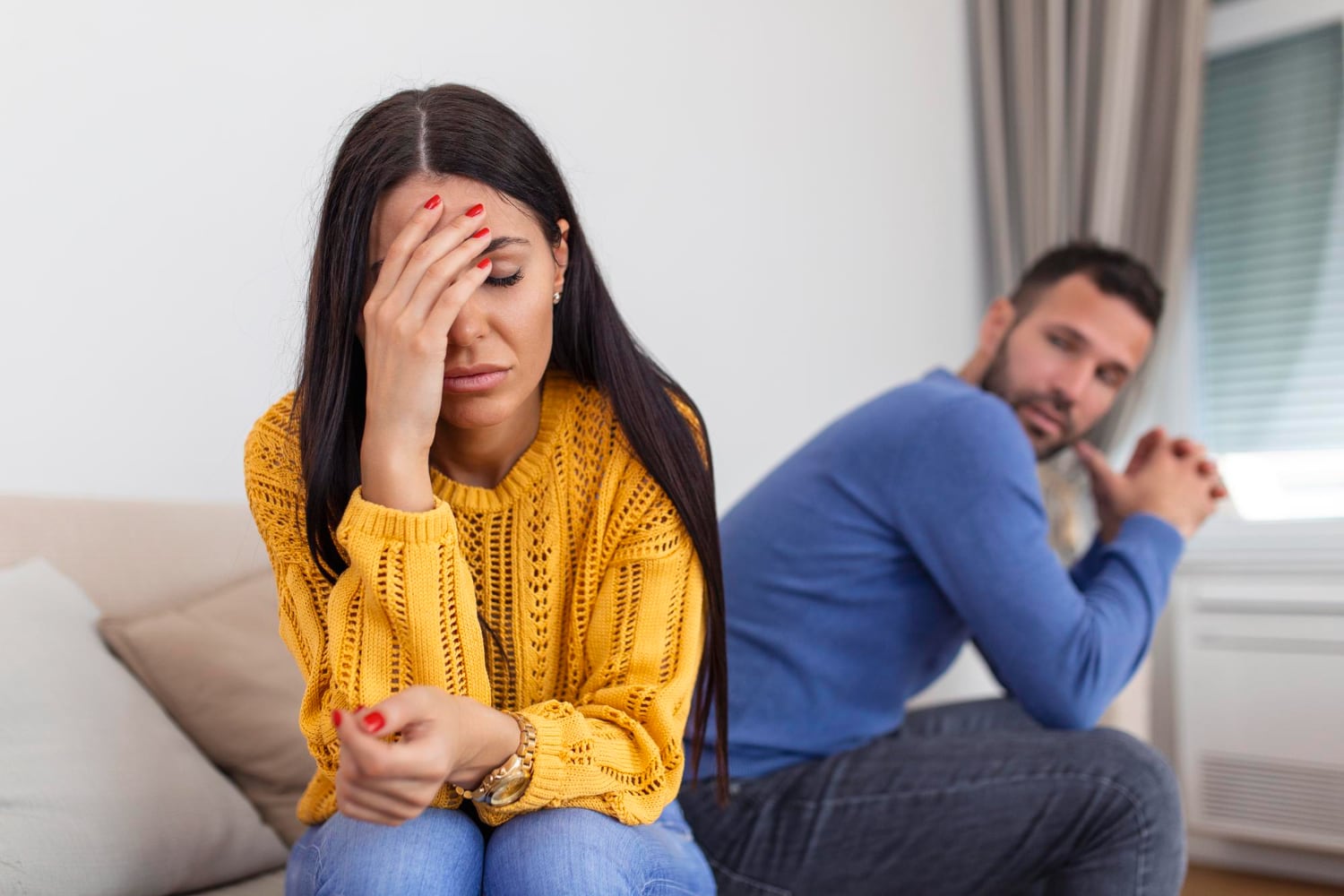 El informe señala que el 79% de peruanos con pareja se considera feliz, aunque cada vez más jóvenes priorizan su desarrollo personal y eligen permanecer solteros.