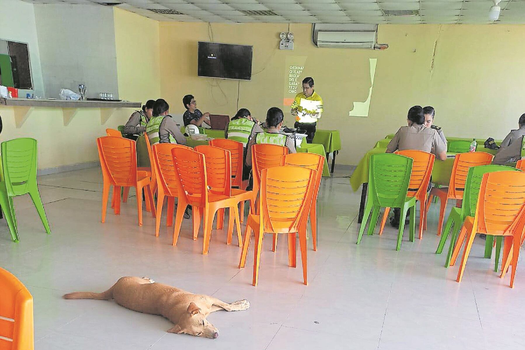 Policías de tránsito recibieron charlas sobre ordenanza que regula uso de cepo y grúa en Chiclayo.