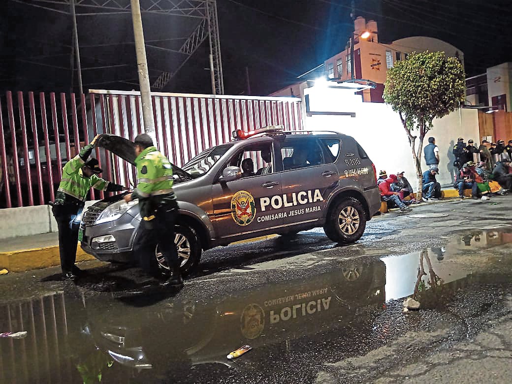 Muchos de los patrulleros en Arequipa ya están malogrados. (Foto: Pedro Torres/@photo.gec)