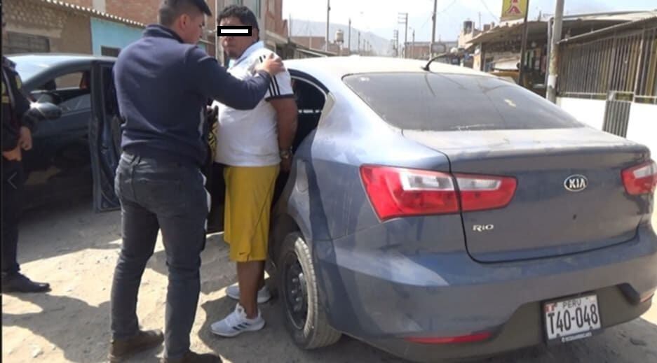 La Policía les tendió una celada y el menor de edad fue atrapado cuando recogía el dinero pagado por la víctima.