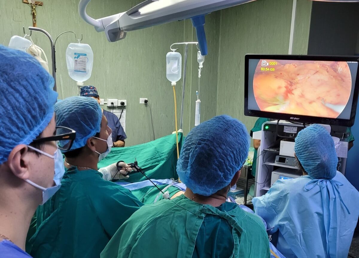 Un equipo médico estuvo a cargo de la intervención, que duró un aproximado de 8 horas. (Foto: Difusión)